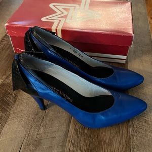 Martinez Valero Royal Blue Knot Pumps, Size 7.5